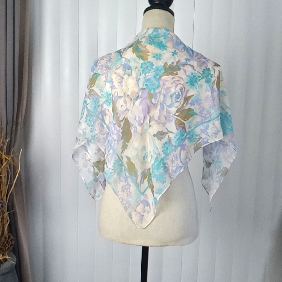 Womens Vintage Silk Scarf. - Picture 1 of 10